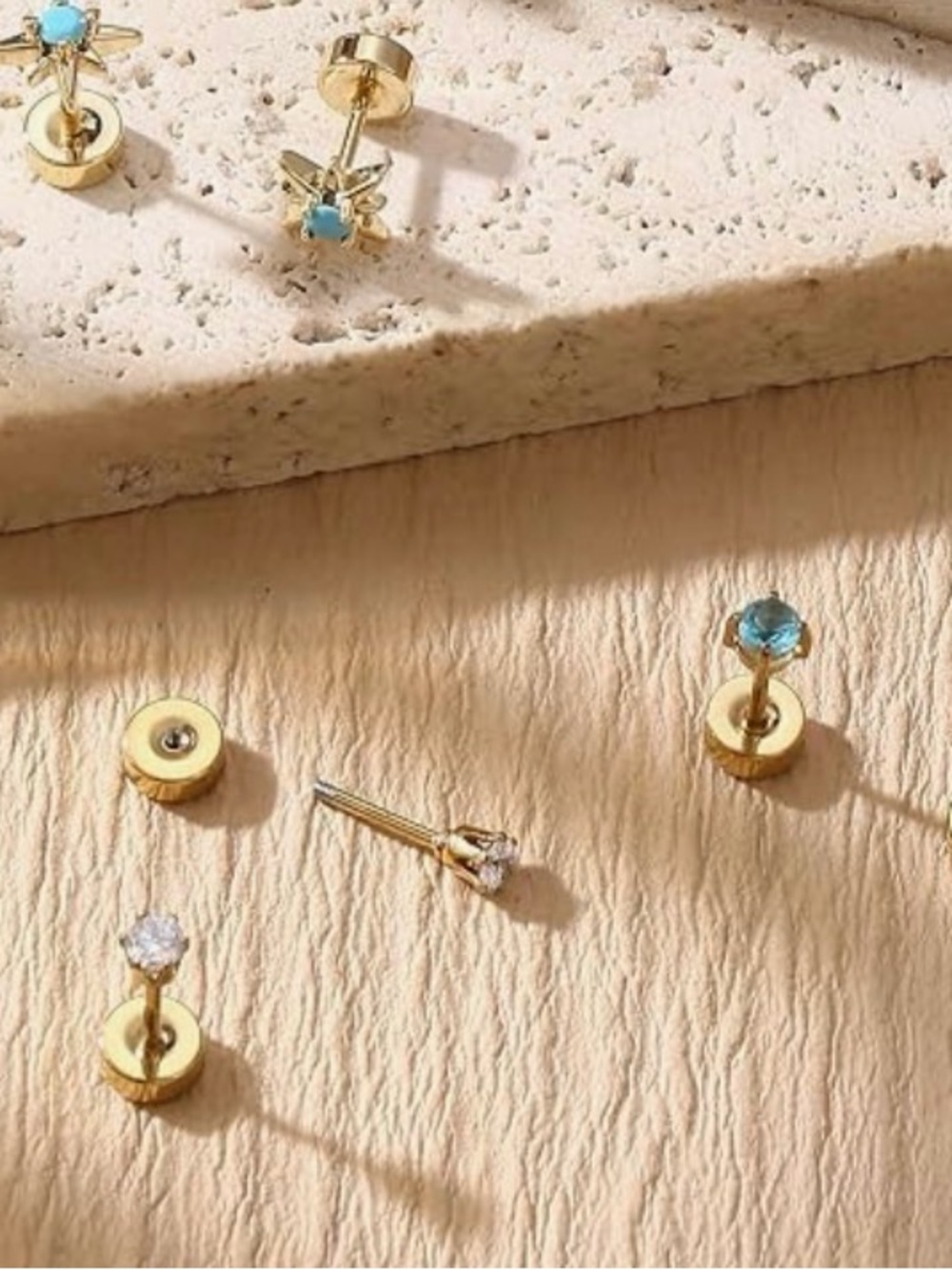 ⭐️FINAL PRICE #234 Gold Plated Starburst Blue Cubic Zirconia Stud Earrings - Picture 4 of 5
